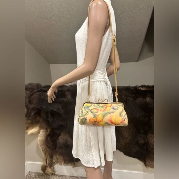 Floral Print Genuine Leather Handmade Unique Bow Kisslock Baguette Bag, 3 Straps - Picture 8 of 16